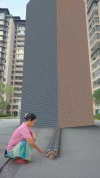 几十万盒牛奶倒塌