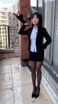 我以后啥也不穿 我看你们还偷啥,哼!