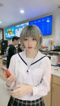 你们鞋带也是绑的蝴蝶结吗?