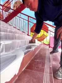 养老院老旧瓷砖楼梯改造翻新：铺装PVC整体踏步施工方法及效果图，安排。#楼梯踏步 #楼梯踏步效果图#创作灵感