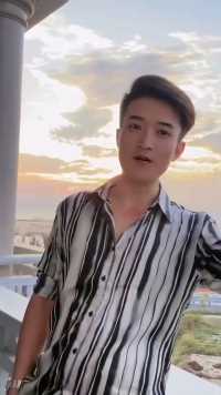 大男孩 #整个夏天想和你环游亡ππμ心 心去 看海 #热门音乐 #阳光大男孩