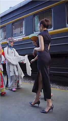 旗袍与汉服，你认为哪一个最能代表中国女性之美？