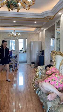 开心就完事了#夫妻 #家庭欢乐日常 #家庭趣事 #看一遍笑一遍.