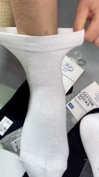 这款男士中筒袜，大吸汗透气性好，袜子易洗易干，耐磨性很好