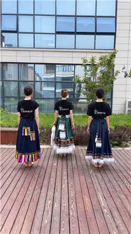 #藏族舞 #济南青影舞蹈 #快乐姐妹组合 今天521，把这支舞蹈发送给你喜欢人
