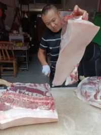 #农家土猪肉 #每天都是新鲜食材 #手工锻打砍切两用刀