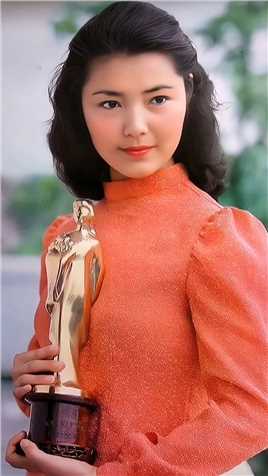 姜黎黎 ，1954年12月18日出生于辽宁沈阳，影视演员。 