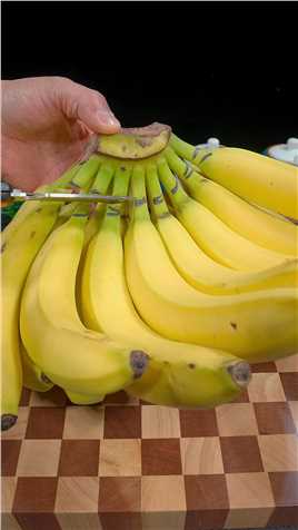 吃不完的香蕉不要扔了，跟我这样做脆皮香蕉吧.