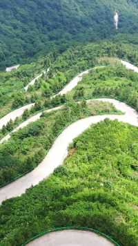 广西最危险的盘山二级公路，这里长达100公里无人，卡司噩梦，摩旅，单车的天堂，高垂直落差，