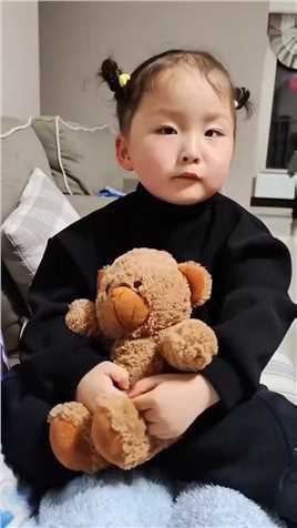 这个小小和事佬，也太双标了