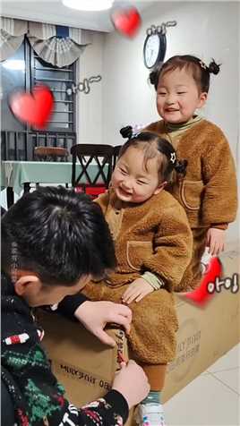 下个月还是主动点吧，免得尴尬