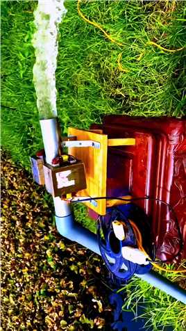 #创意 #创作者扶持计划 #小发明 #我爱发明 #废品变宝手工制作 大能用两个废弃的变压器改装成一个抽水泵，太牛了.