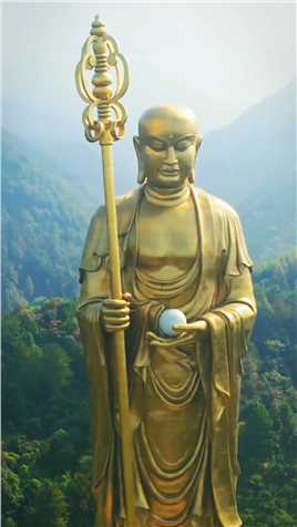“地狱不空，誓不成佛！”这就是传说中的#地藏王菩萨铜像，见者好运连连！
