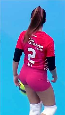 巴西女排美女球员凯·阿尔维斯（KeyAlves） ，虽然历次比赛表现不错，但因兼职网红未来可能很难入选巴西女排。