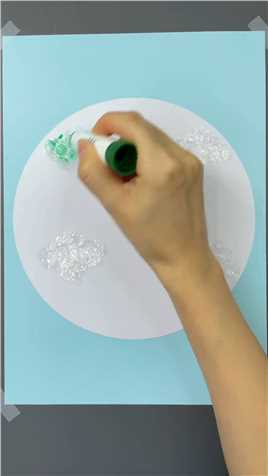 收快递的气泡膜不要扔，用来画营养美味的西蓝花吧。废物利用幼儿园手工创意儿童画创意美术