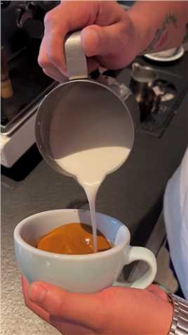 . 铁汁： 咖啡师表白神图