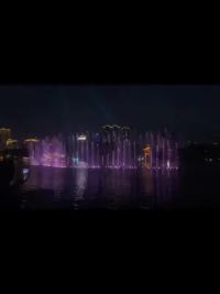 北湖公园#音乐喷泉水景灯光秀 #城市的夜晚霓虹更璀璨