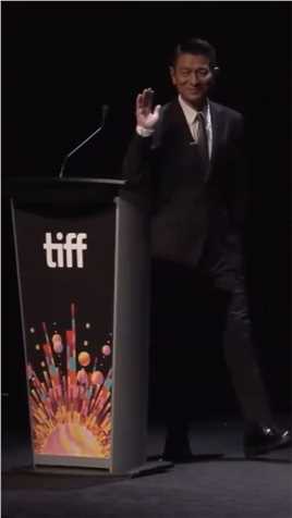 #刘德华 亮相出席新片#红毯先生 加拿大媒体见面会，62岁依然魅力四射，无愧华人第一偶像头衔！