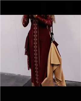 法国艺术家Nylh 与她的可穿戴艺术作品 .” #集