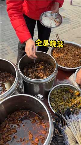 重庆街头偶遇自助盒饭，17块吃饱吃好真的太下饭啦#路边摊美味#盒饭#重庆美食#街头美食