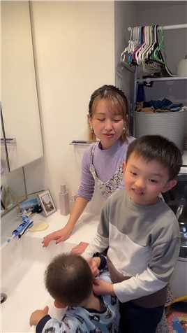 当孩子闹情绪时日本宝妈是怎么对应的佐藤同学日本媳妇亲子日常笑容加儿童电动牙刷usmile