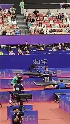 日本乒乓球男团无缘四强，赛后吉村真晴弯腰久久不肯起身，而伊朗全队都疯狂庆祝不可思议的一场胜利！