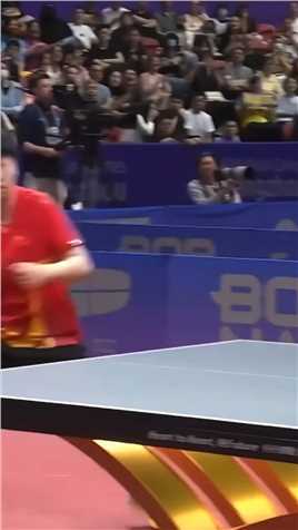 亚运会乒乓球女团半决赛首局，孙颖莎3比0拿下，最后的精彩球让现场观战的丁宁都忍不住鼓掌！