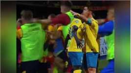 #意甲#莱切 球员#迪弗朗西斯科 打进绝杀球后模仿#C罗 标志性庆祝动作