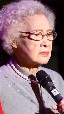 #秦怡 被誉为“中国第一美女”，98岁依然出演话剧，09年就获得上海电影节终身成就奖
