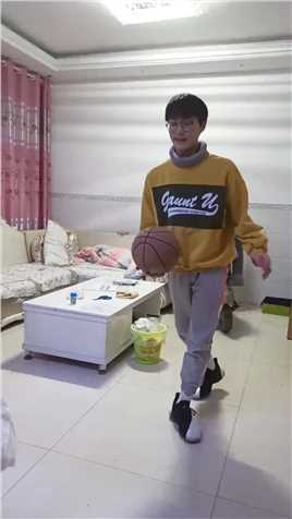 刚学篮球时候的这两个变相放到NBA也是相当炸裂