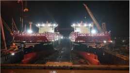 扬子鑫福造船第二批次16000箱 集装箱船，船坞夜景
