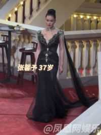 #张馨予GQ红毯 黑色钻石礼服气场全开 妥妥的暗夜女王