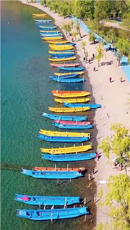 这样的海岸线你喜欢吗？不在国外，就在泸沽湖。#快乐五一去哪嗨
