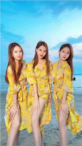 是你喜欢的类型吗？#三胞胎碧星梦#一起看海#夏天#阳光沙滩海浪