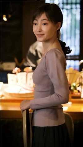 #王丽坤 这么美丽的老板娘，谁看了不心动呀！