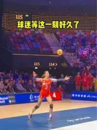 朱婷正式回归中国女排，虽然只上场发了一个球，但这一刻大家等太久了！#朱婷