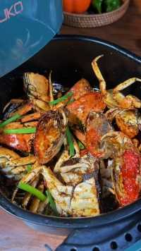 这道菜麻辣鲜香，做法简单值得一试#螃蟹吃法