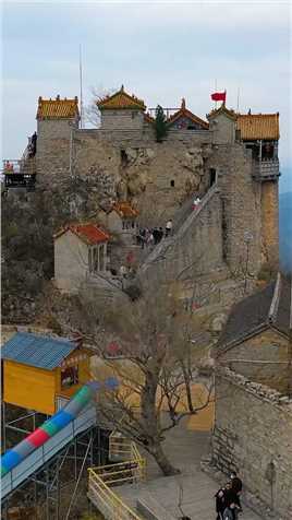 清康熙二十四年，用青石垒砌了一道l00米高的护崖墙壁，神州初庙太行奇境#遇见最美安阳2021#河南创作营