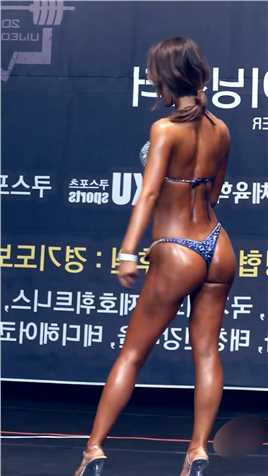  韩国健美大赛，这身肌肉太吓人了吧！你喜欢哪个？