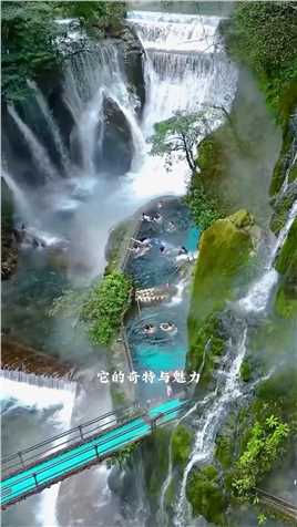 这才是真正的天然温泉，世界上最大的温泉瀑布，在瀑布下泡温泉，是一种什么样的体验？#旅行推荐#温泉瀑布#天然温泉