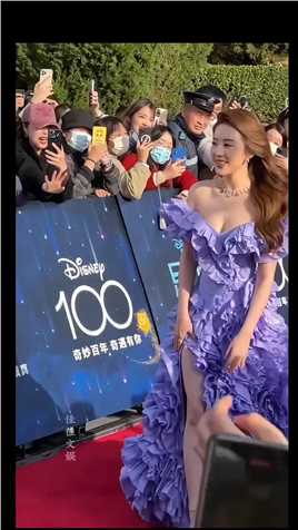 刘亦菲，气质美女1987年出生于湖北省武汉市，华语影视女演员、歌手 
