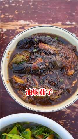 又到了东北的秋收季，尝尝黑龙江五常的柴火饭铁锅炖怎么样？