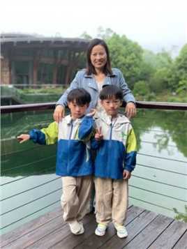 能不能享受 就看你俩的“能力”了#双胞胎#五一去哪玩 #杭州遛娃好去处