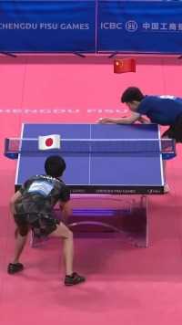 大运会乒乓球男团半决赛中国VS日本，比赛刚开始周恺就开始戏耍日本球员！