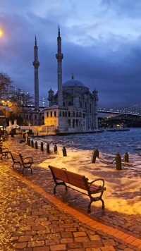 伊斯坦布尔是一座千塔之城，它的每个角落，都有一段故事等待你去发现。#治愈系风景