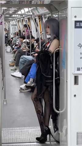 杭州地铁 只要不拉屎都没人看你