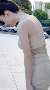 老实说，像这样的身材和颜，在你们老家算村花吗？