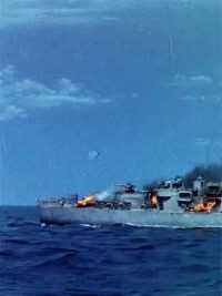 美国驱逐舰追杀德军U型潜艇，一个逃不掉一个追不到，过程太精彩 #战争电影