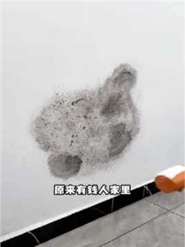 这个滚筒漆可真方便，墙面脏了用它滚一滚就行！