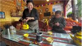 骑行到天空之城理塘，吃藏面喝藏茶，感受藏家大姐的热情 #天空之城圣地理塘 #骑行西藏